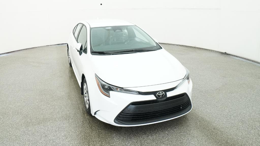 2025 Toyota Corolla LE photo 3