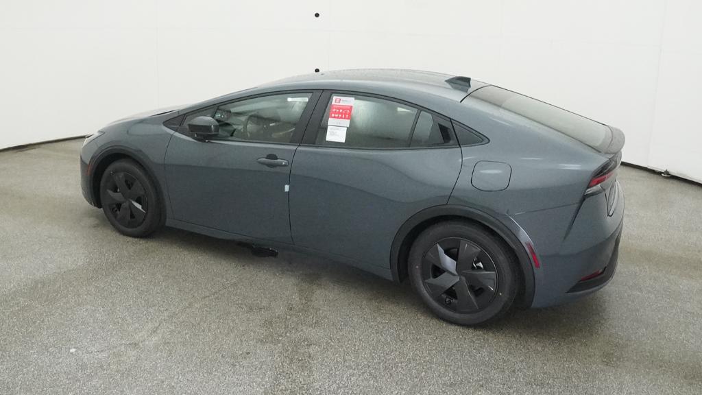 2026 Toyota Prius LE photo 2