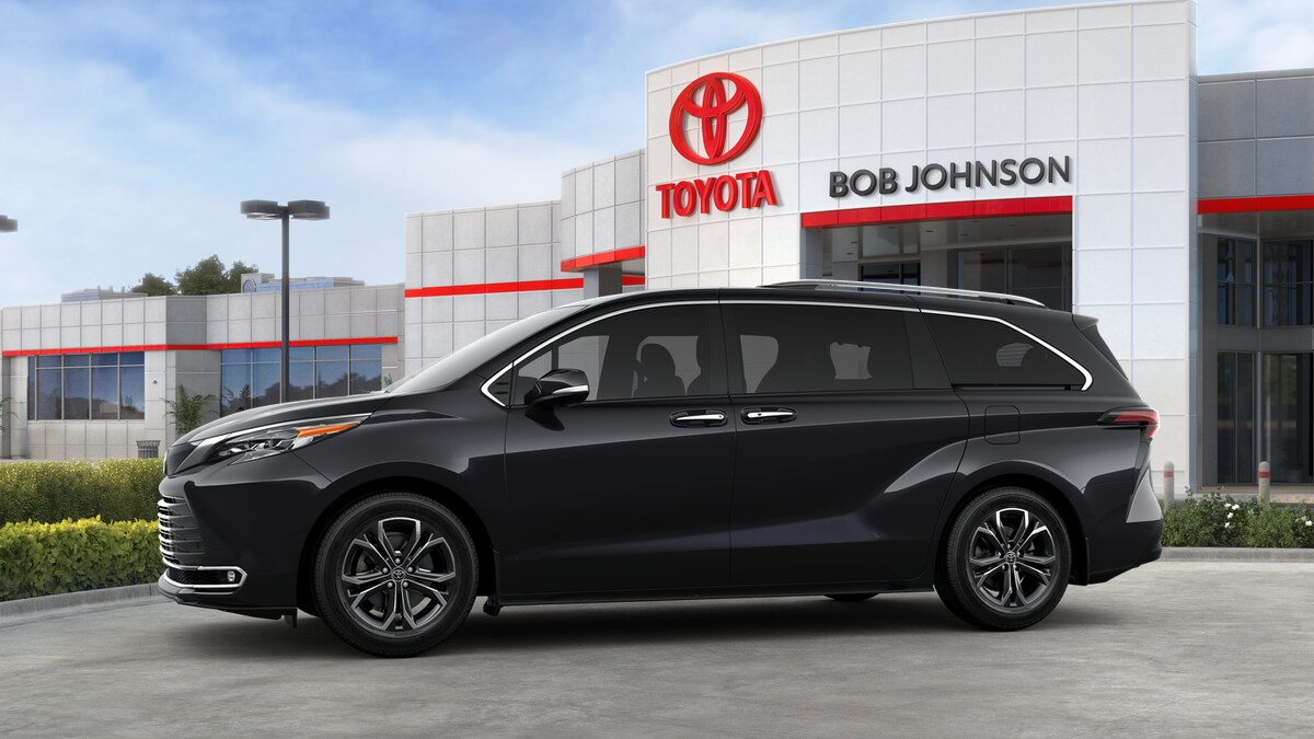 2025 Toyota Sienna Platinum photo 3