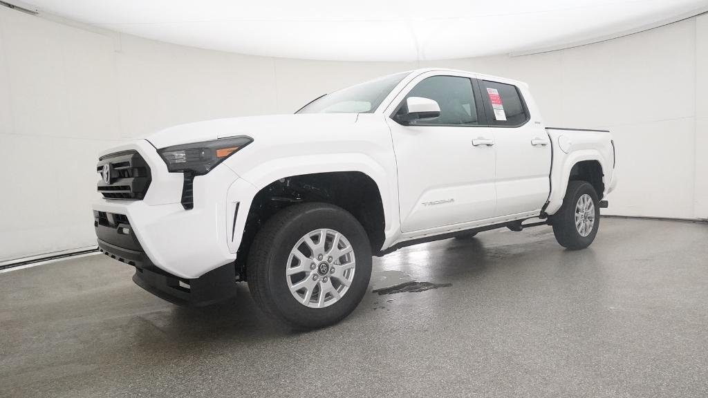 2025 Toyota Tacoma SR5 photo 5