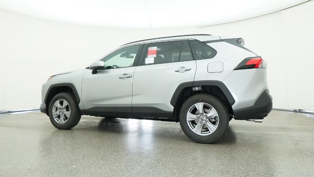 2025 Toyota RAV4 XLE photo 32