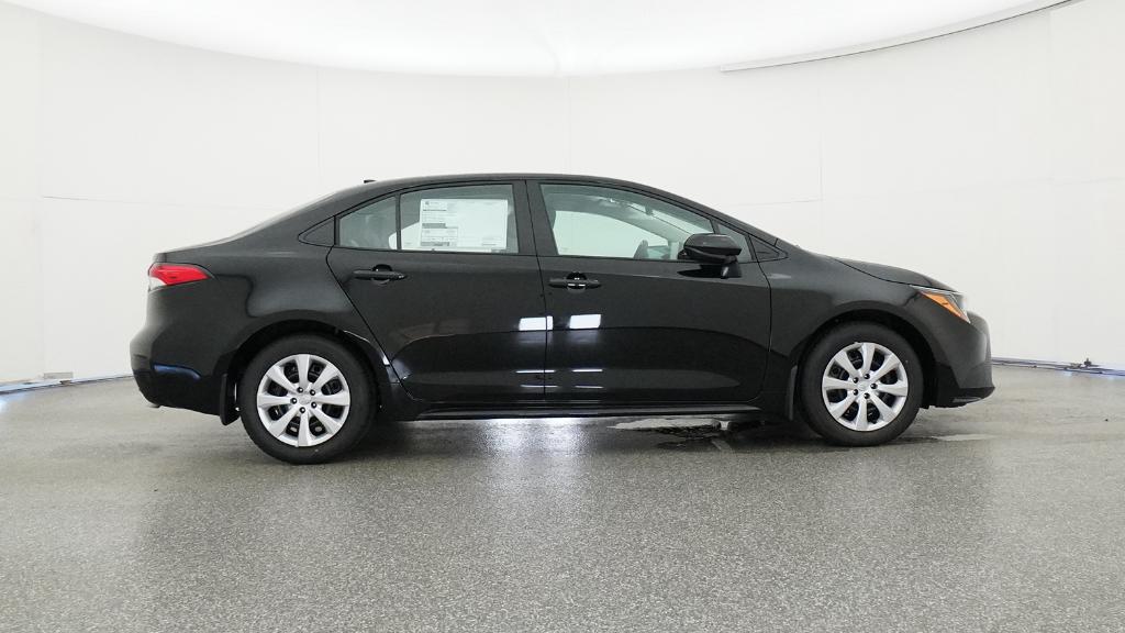 2025 Toyota Corolla LE photo 13