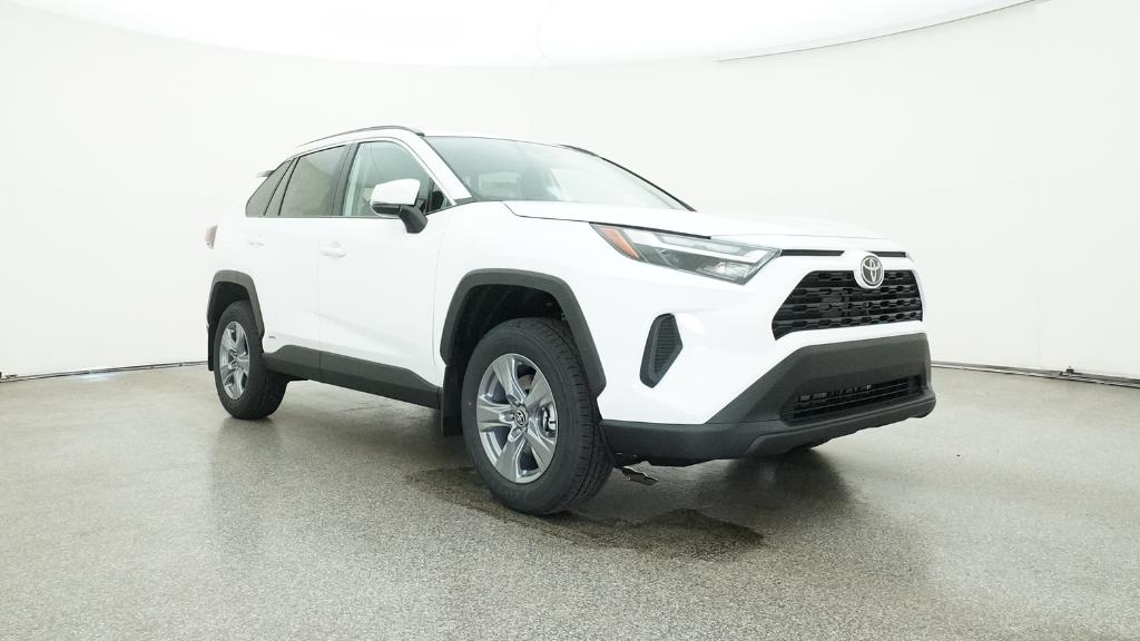 2025 Toyota RAV4 Hybrid XLE photo 2
