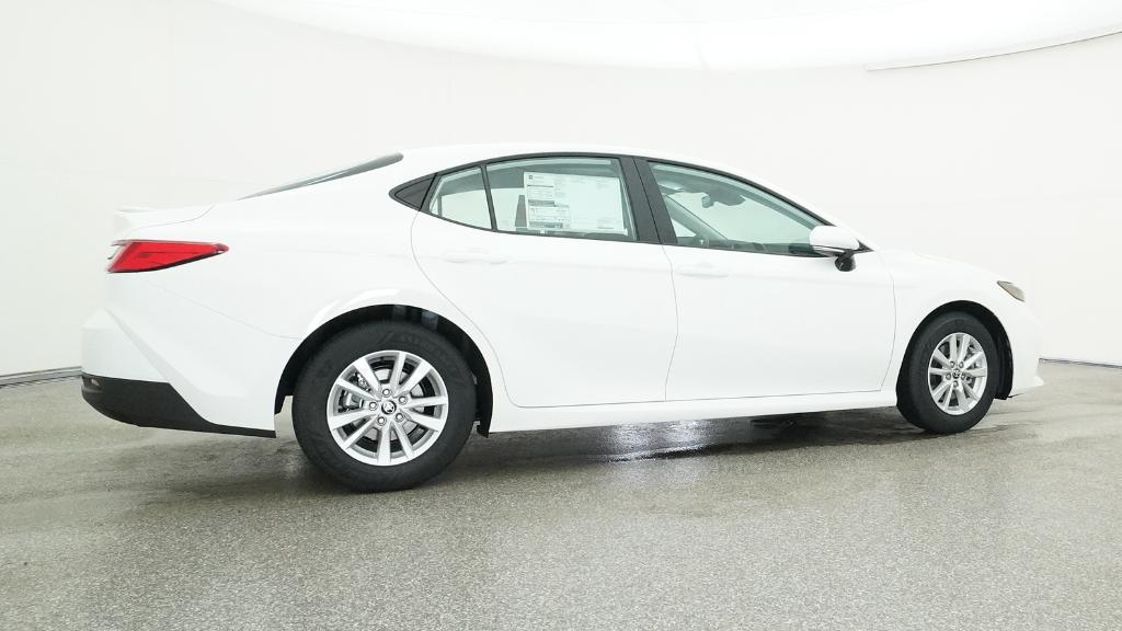 2025 Toyota Camry LE photo 32
