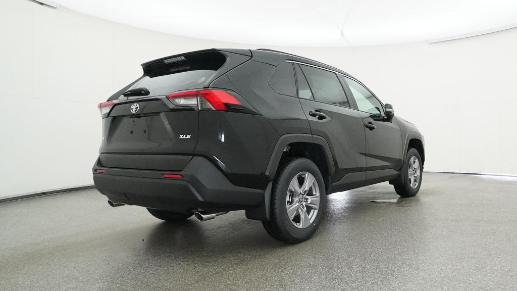 2025 Toyota RAV4 XLE photo 2