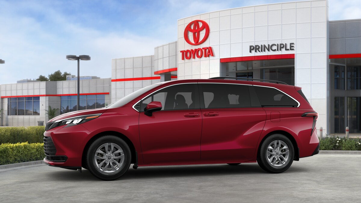2025 Toyota Sienna LE photo 3