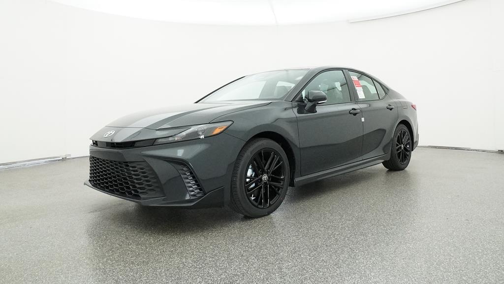 2025 Toyota Camry SE photo 3