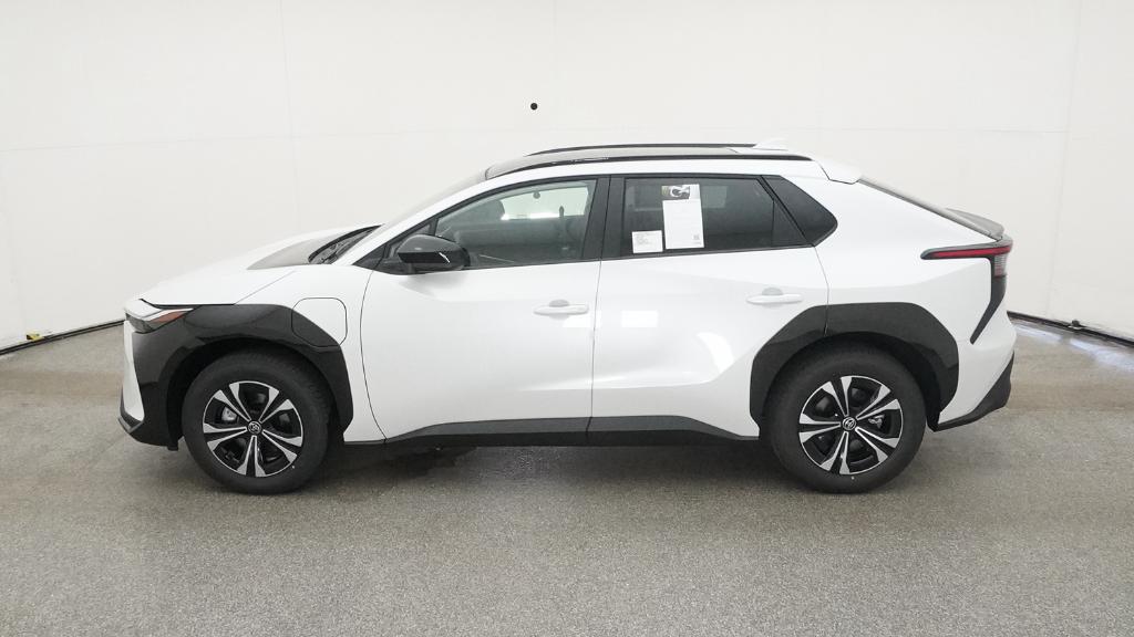 2025 Toyota bZ4X XLE photo 34