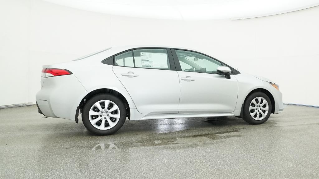 2025 Toyota Corolla LE photo 21