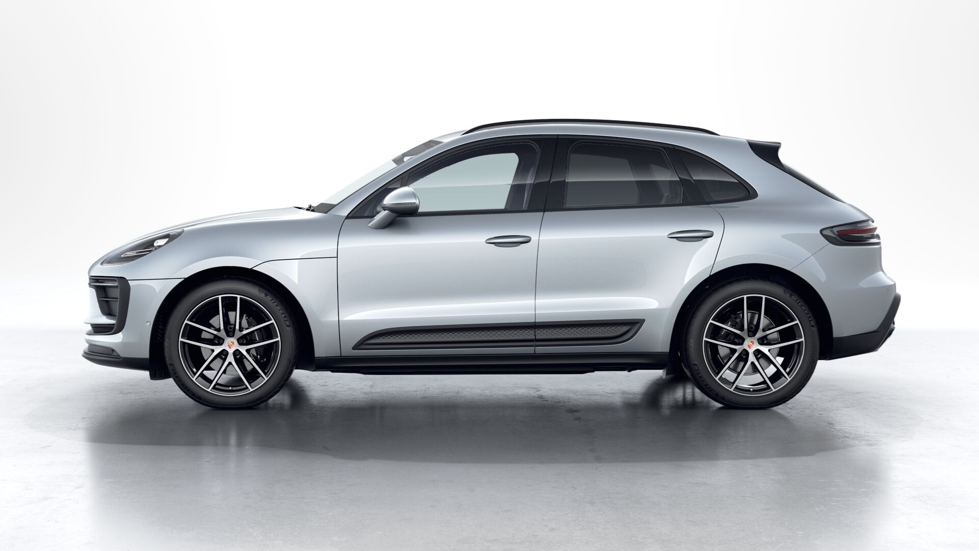 2025 Porsche Macan T photo 2