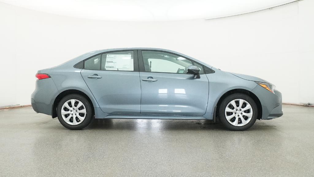 2025 Toyota Corolla LE photo 2