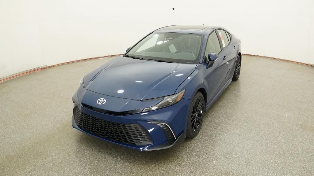 2025 Toyota Camry SE photo 4
