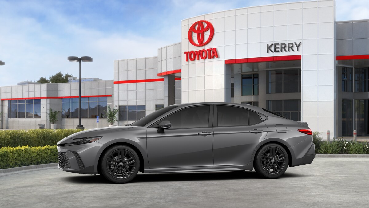 2026 Toyota Camry SE photo 4