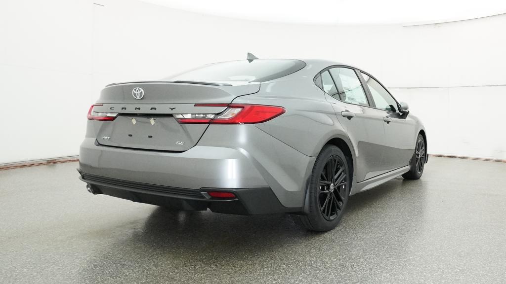 2026 Toyota Camry SE photo 4