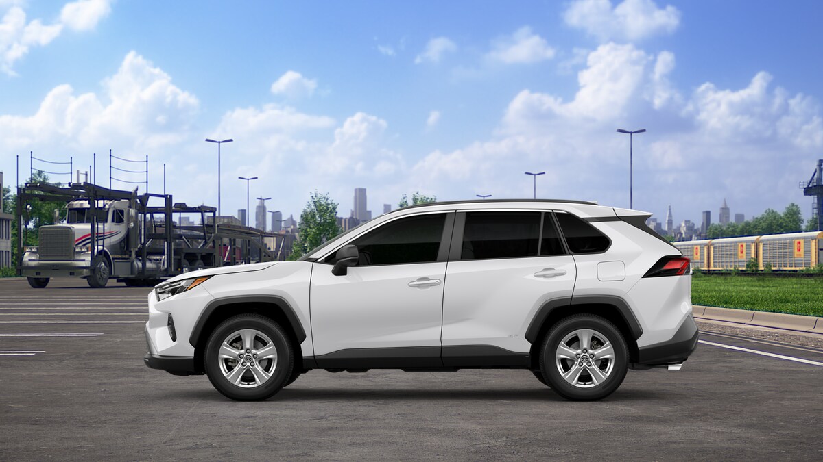 2025 Toyota RAV4 Hybrid LE photo 4