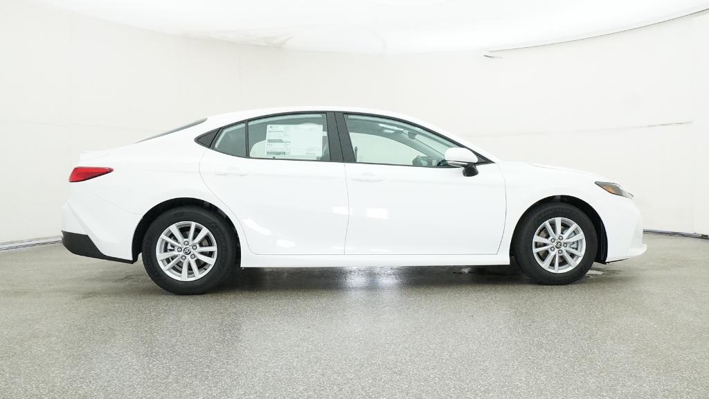 2025 Toyota Camry LE photo 23