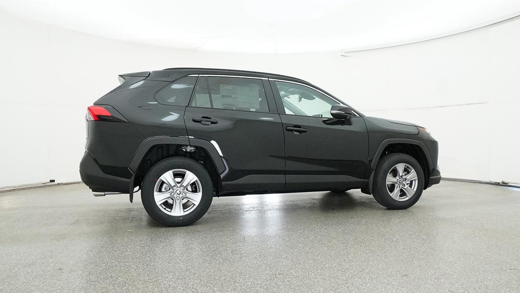 2025 Toyota RAV4 XLE photo 2