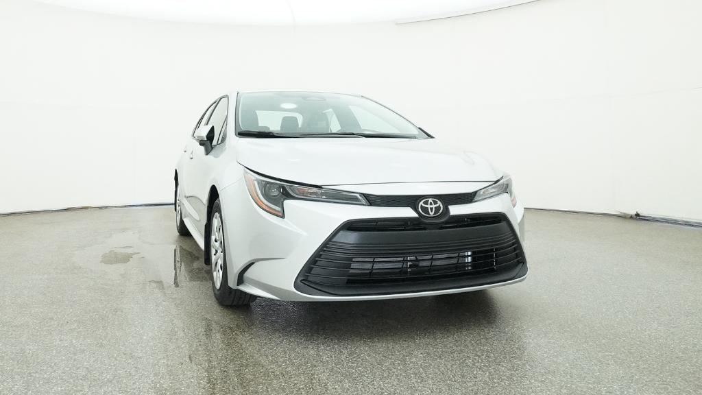 2025 Toyota Corolla LE photo 3