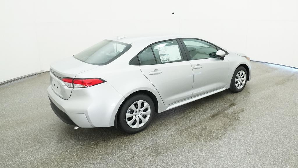 2025 Toyota Corolla LE photo 9