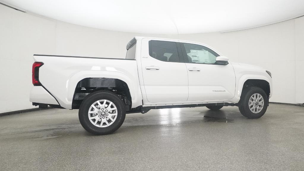 2025 Toyota Tacoma SR5 photo 12
