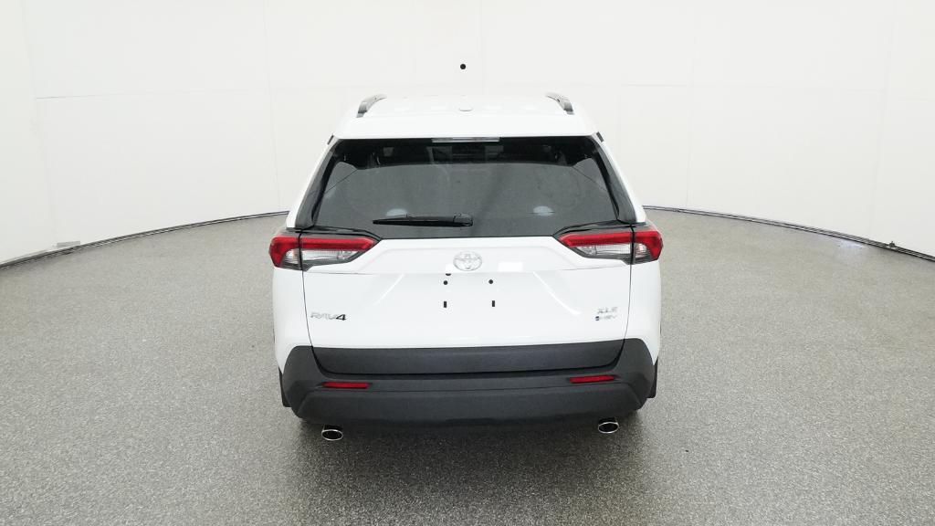 2025 Toyota RAV4 Hybrid XLE photo 3