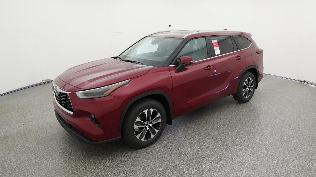 Used 2025 Toyota Highlander XLE SUV
