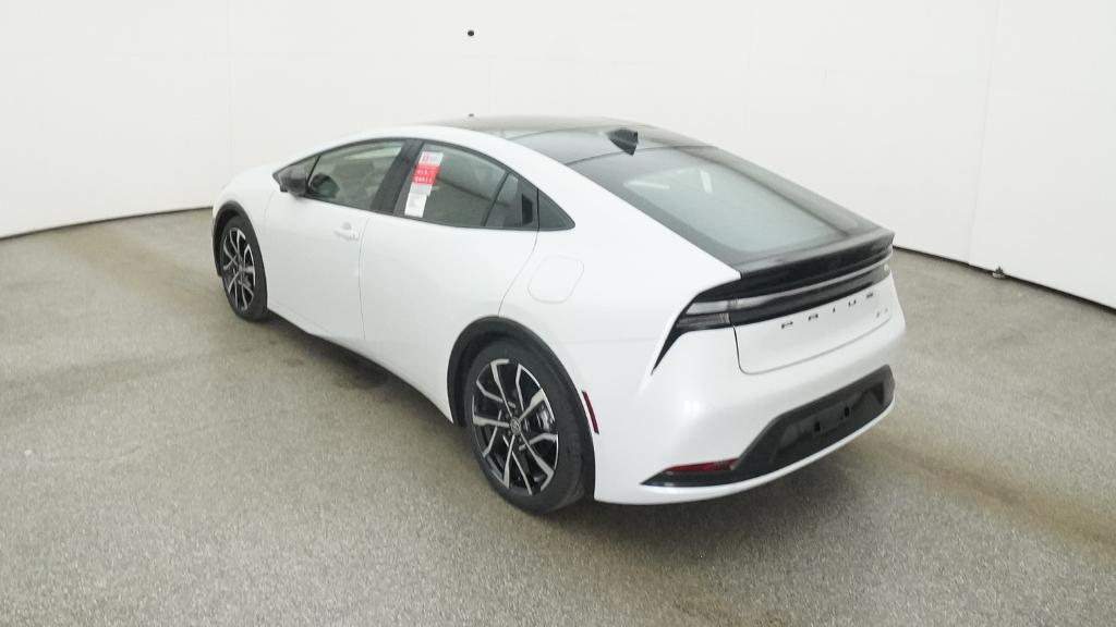 2026 Toyota Prius Plug-in Hybrid XSE photo 12