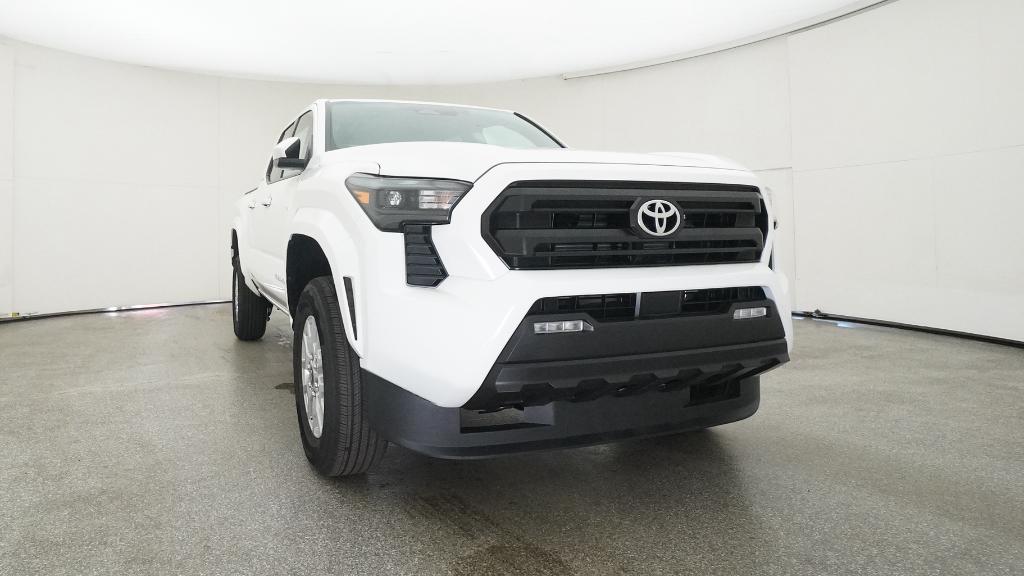 2025 Toyota Tacoma SR5 photo 5