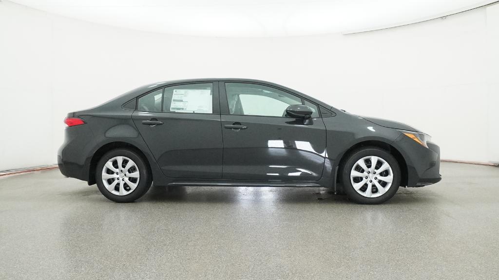 2025 Toyota Corolla LE photo 3