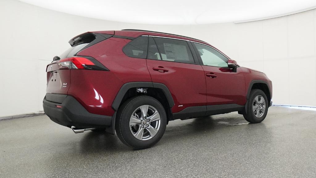 2025 Toyota RAV4 Hybrid XLE photo 3