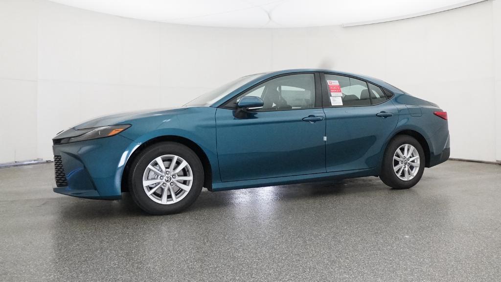 2026 Toyota Camry LE photo 4