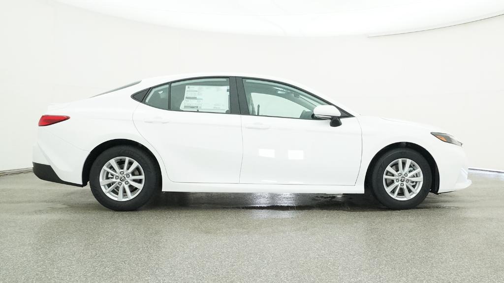 2025 Toyota Camry LE photo 10