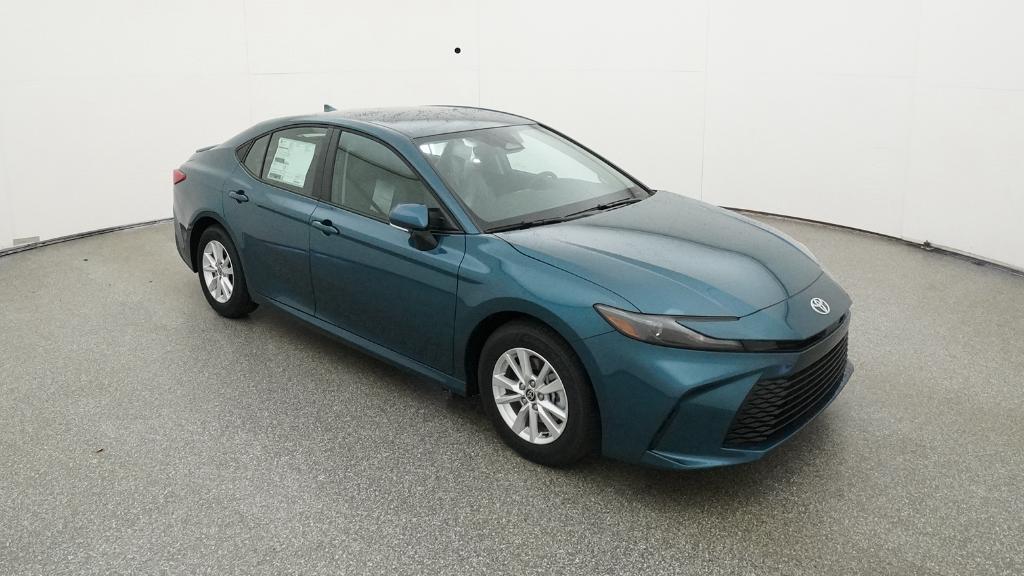 2025 Toyota Camry LE photo 29