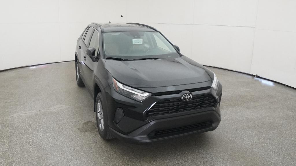 2025 Toyota RAV4 Hybrid LE photo 3