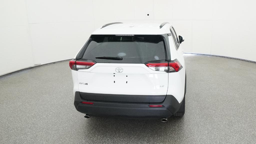 2025 Toyota RAV4 XLE photo 4