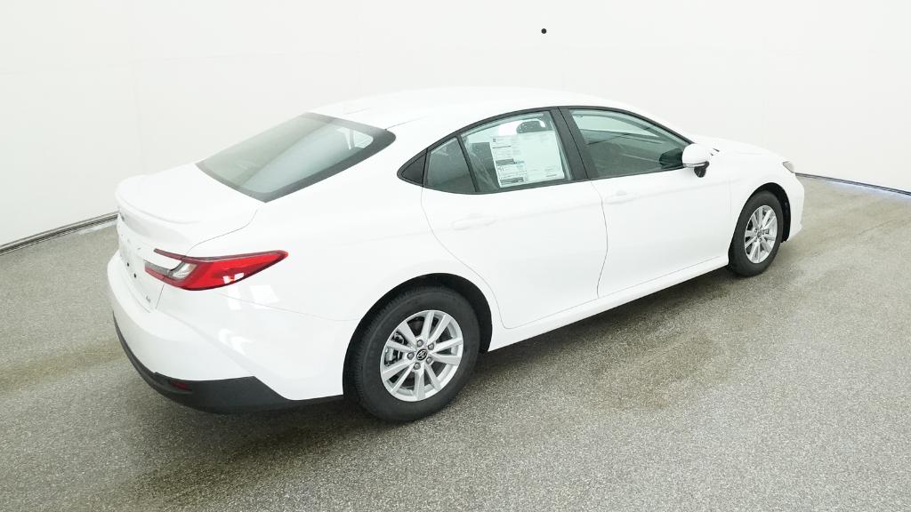 2025 Toyota Camry LE photo 8
