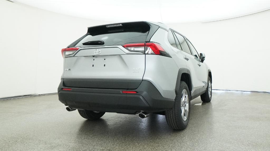 2025 Toyota RAV4 XLE photo 28