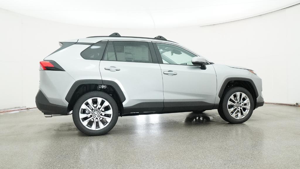 2025 Toyota RAV4 XLE Premium photo 4
