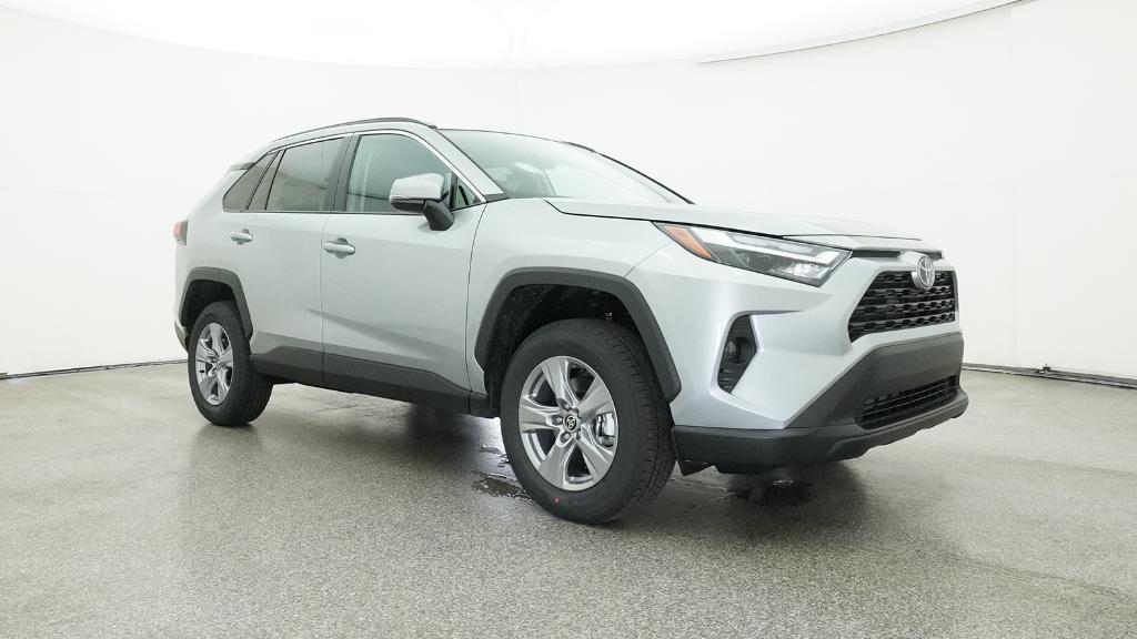 2025 Toyota RAV4 XLE photo 19