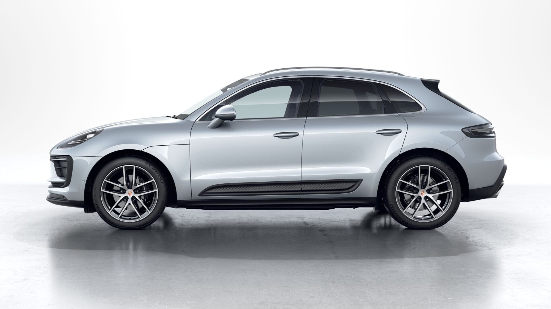 2025 Porsche Macan T photo 2