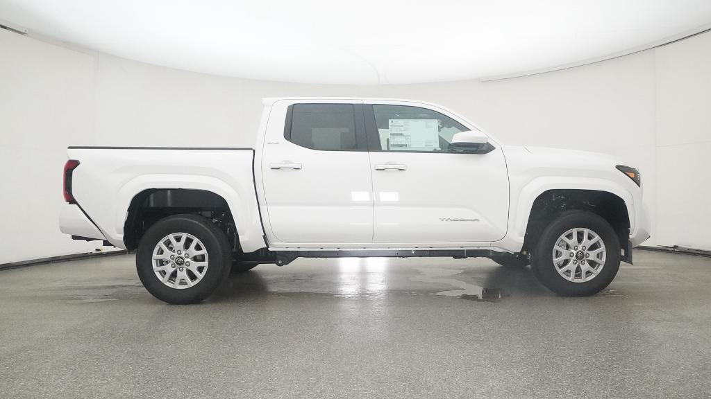 2025 Toyota Tacoma SR5 photo 25