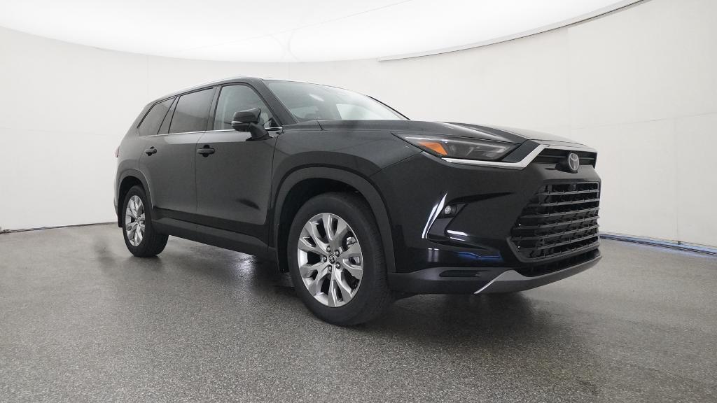 2025 Toyota Grand Highlander Limited photo 3