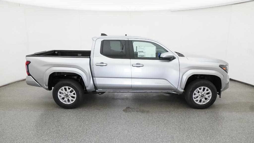 2025 Toyota Tacoma SR5 Double Cab photo 2