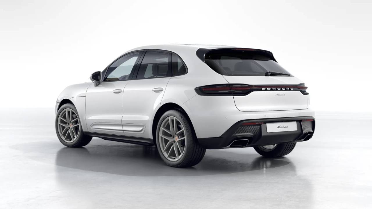 2025 Porsche Macan T photo 3