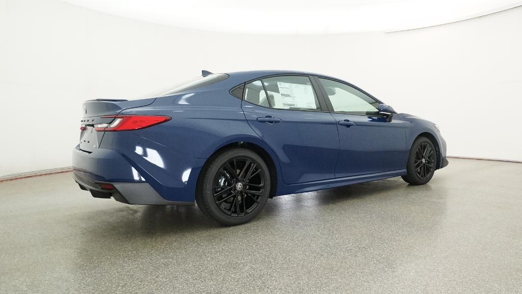 2025 Toyota Camry SE photo 4