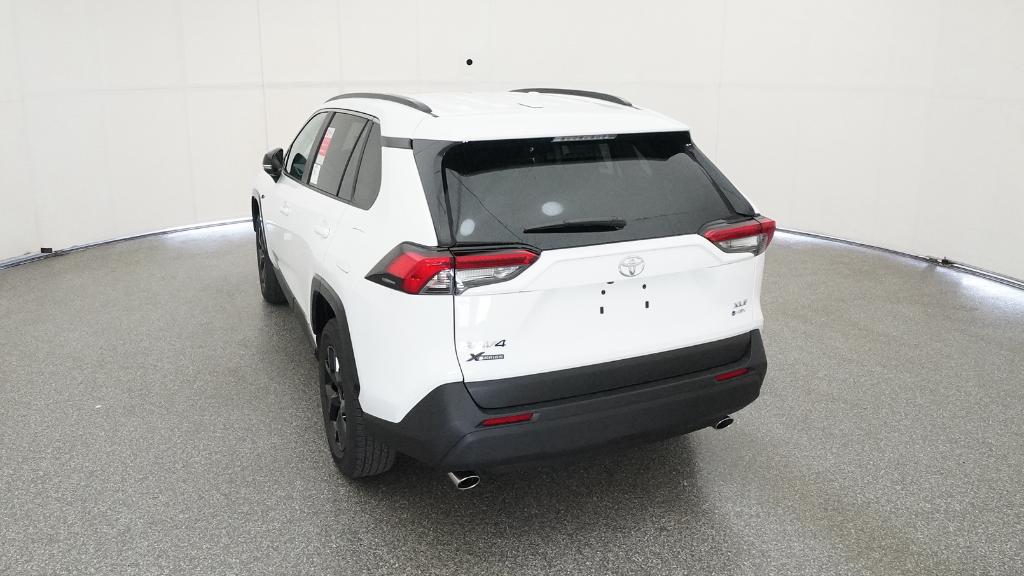 2025 Toyota RAV4 Hybrid XLE photo 2