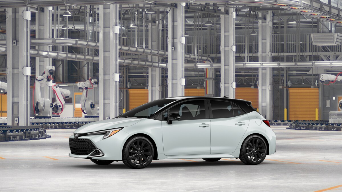2025 Toyota Corolla XSE photo 3