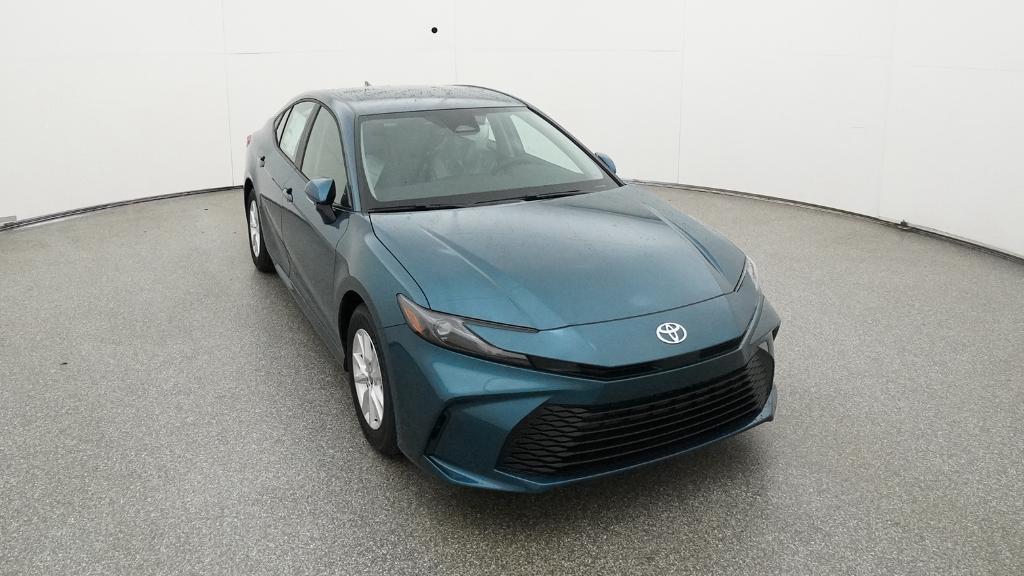 2025 Toyota Camry LE photo 13