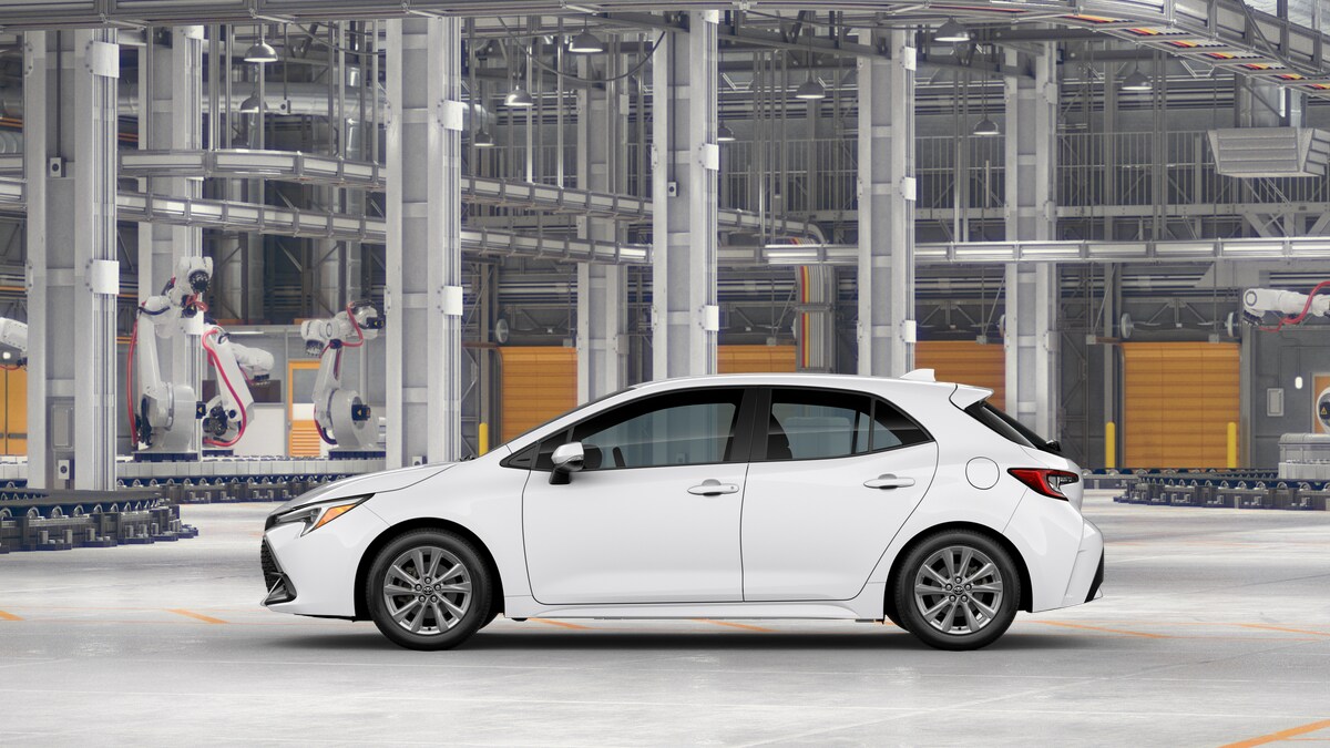 2025 Toyota Corolla SE photo 3