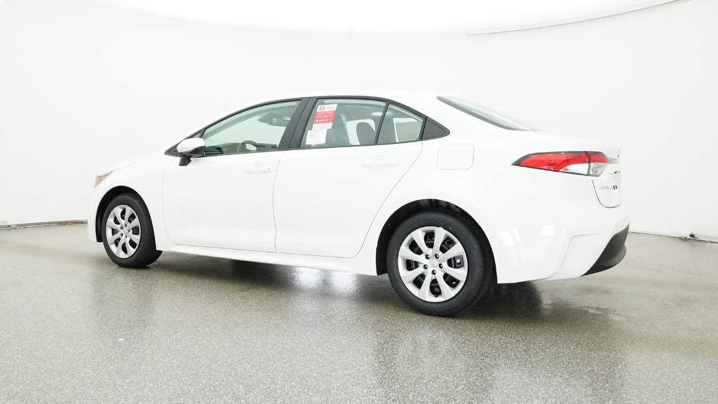 2025 Toyota Corolla LE photo 4